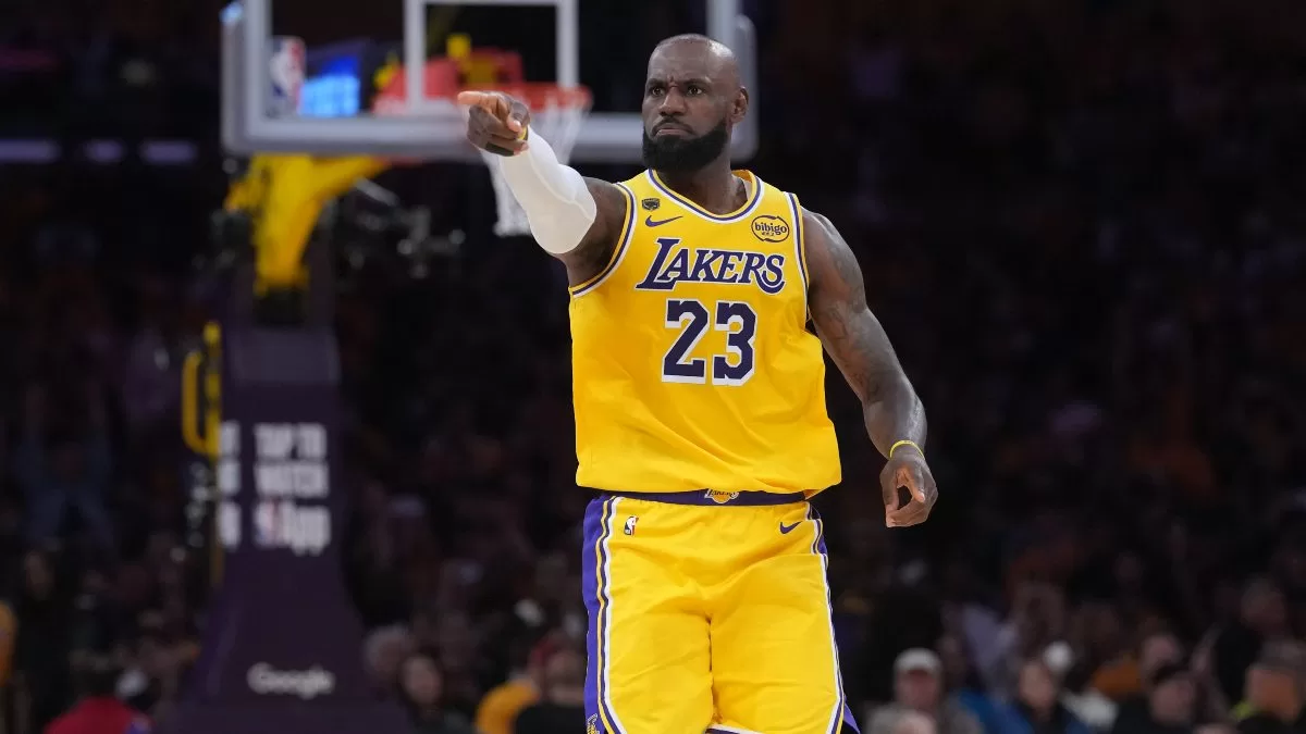 Philadelphia apuesta por LeBron James como director de juego para potenciar su ofensiva