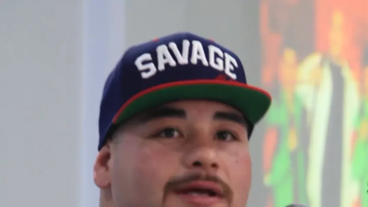 Andy Ruiz Jr. en una conferencia de prensa de boxeo