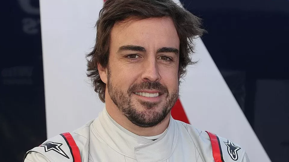 Fernando Alonso con su traje de piloto de Formula 1