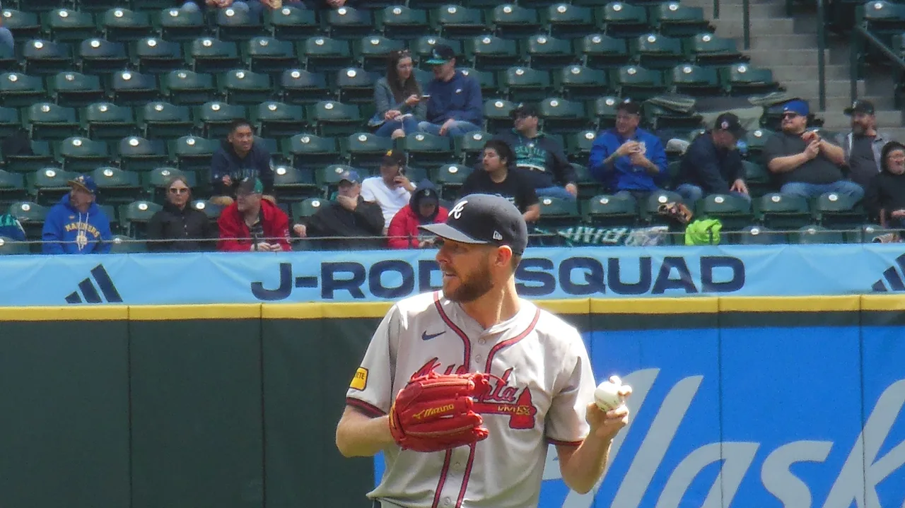 Chris Sale con el uniforme de los Atlanta Braves
